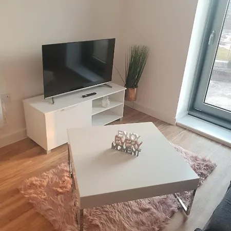 1 Bedroom Lovely Apartment In Salford Quays Free Street Parking Subject To Availability Manchester Exterior photo