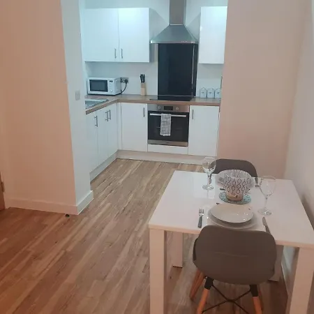 1 Bedroom Lovely Apartment In Salford Quays Free Street Parking Subject To Availability Manchester Exterior photo