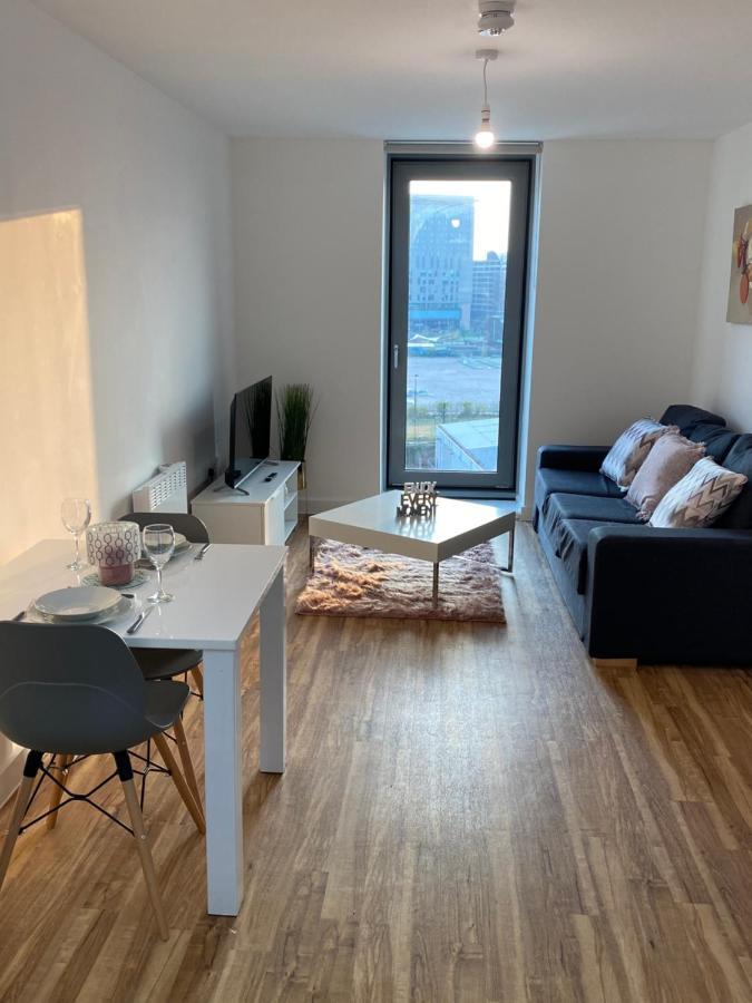 1 Bedroom Lovely In Salford Quays Free Street Parking Subject To Availability Apartment Manchester