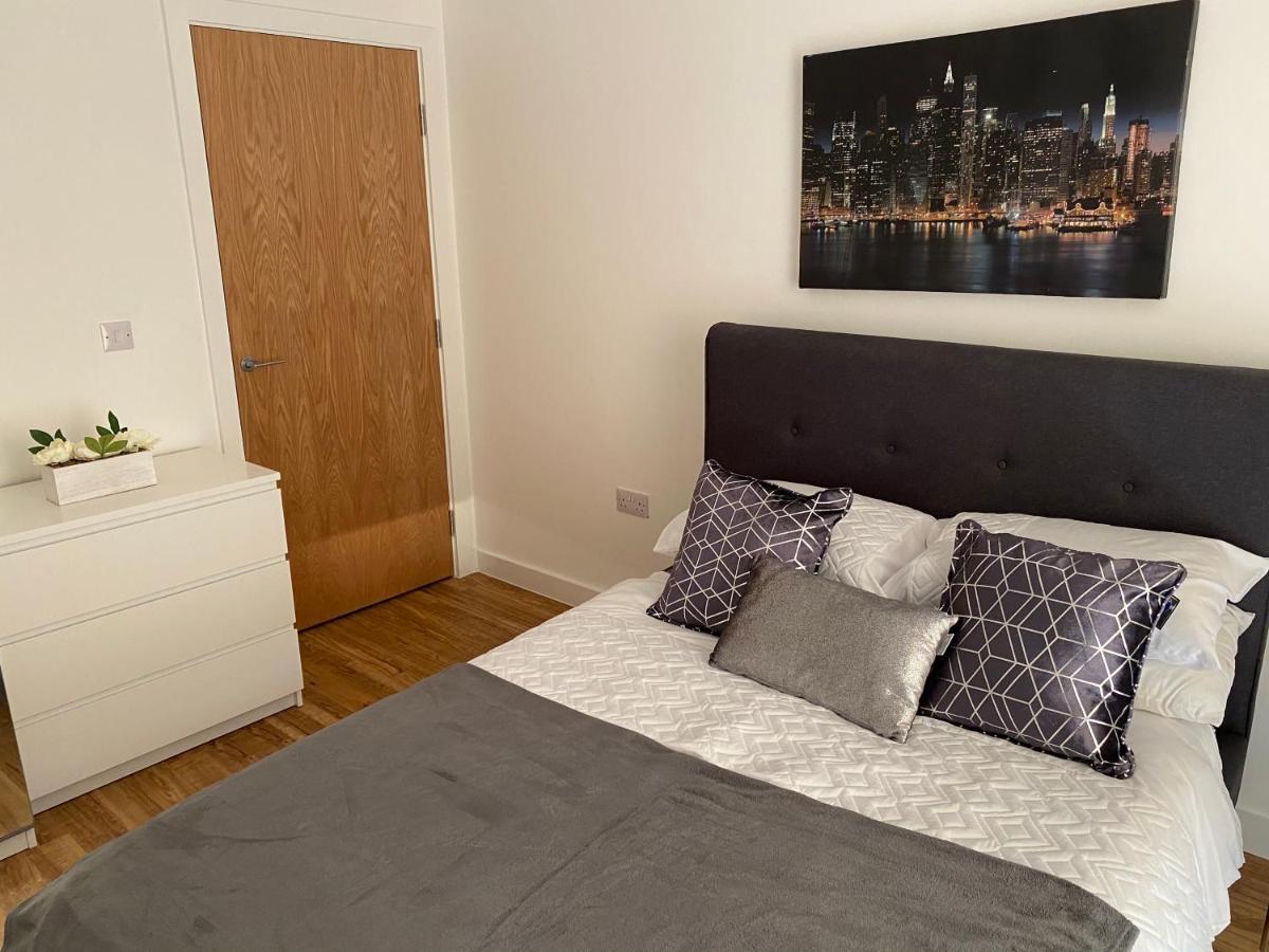 1 Bedroom Lovely In Salford Quays Free Street Parking Subject To Availability Appartement Manchester