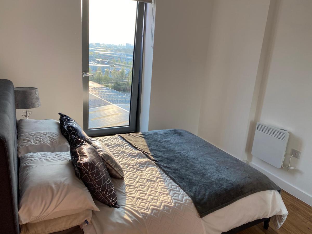 1 Bedroom Lovely In Salford Quays Free Street Parking Subject To Availability Apartment Manchester