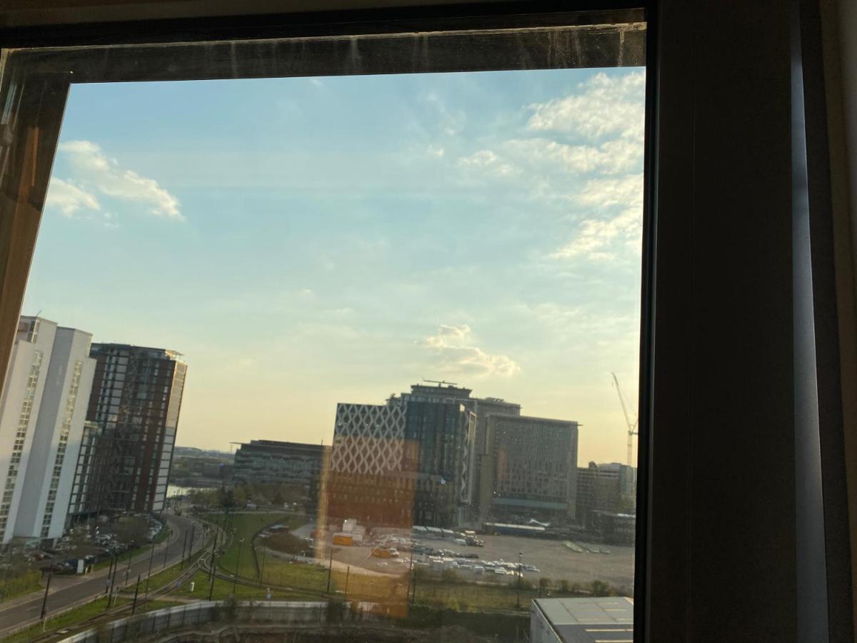 Apartment 1 Bedroom Lovely In Salford Quays Free Street Parking Subject To Availability *