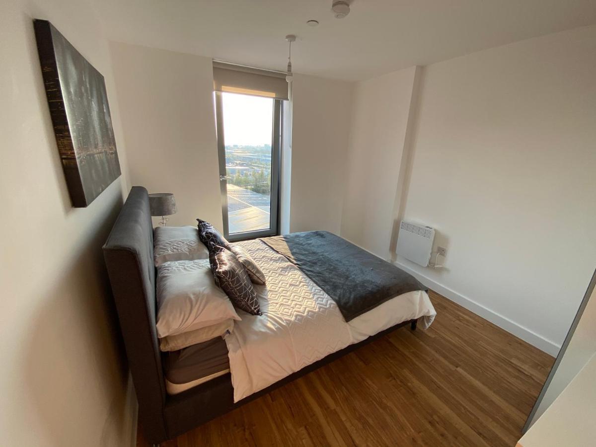 1 Bedroom Lovely In Salford Quays Free Street Parking Subject To Availability