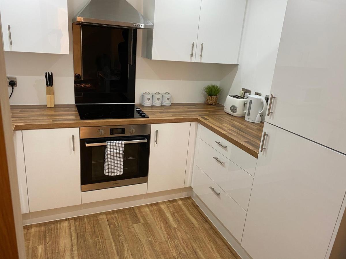 1 Bedroom Lovely In Salford Quays Free Street Parking Subject To Availability *