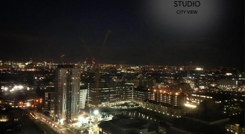 Apartment 1 Bedroom Lovely In Salford Quays Free Street Parking Subject To Availability Manchester