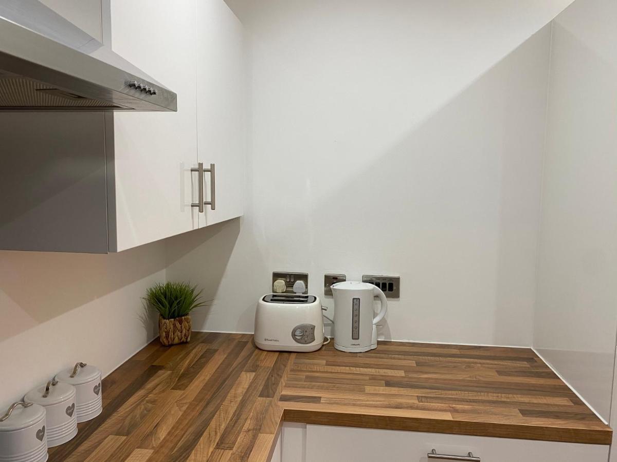 Apartment 1 Bedroom Lovely In Salford Quays Free Street Parking Subject To Availability Manchester