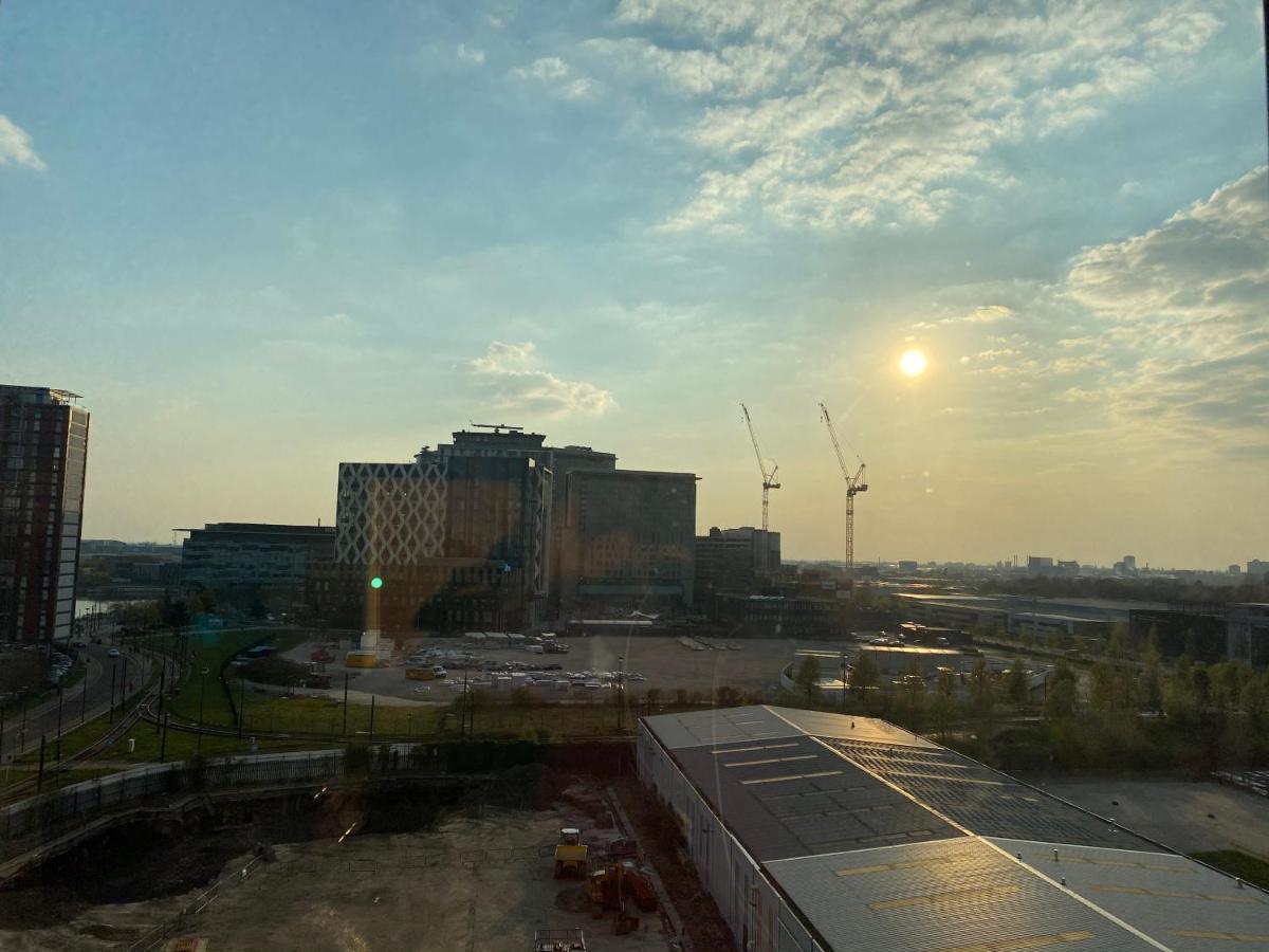 1 Bedroom Lovely In Salford Quays Free Street Parking Subject To Availability * Манчестер